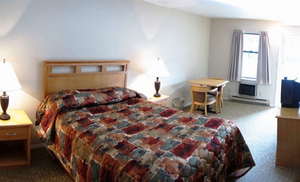 George Point Inn Surrey Eksteriør billede